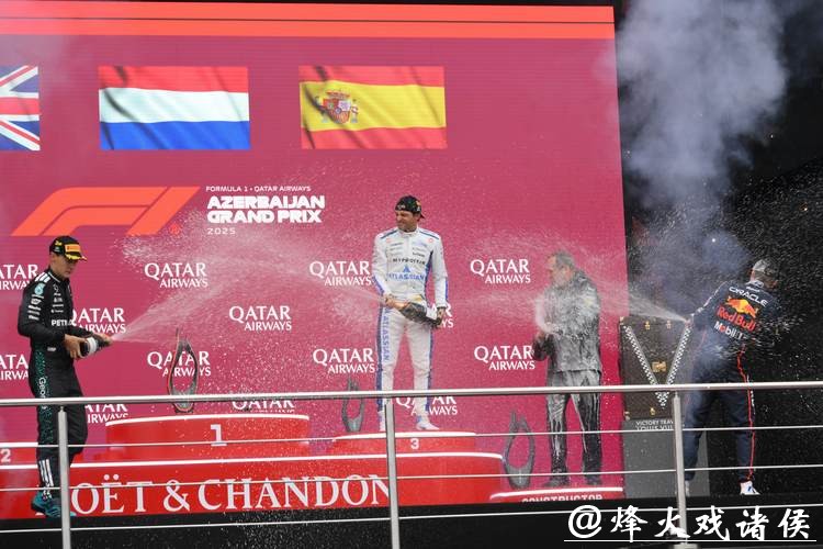 F1阿塞拜疆站：维斯塔潘杆位夺冠 塞恩斯登台