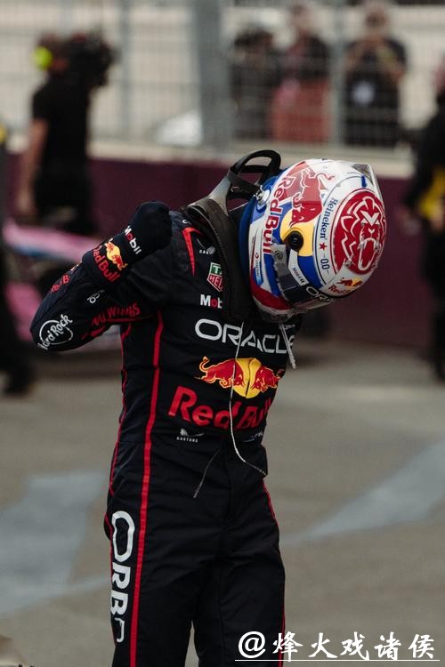 F1阿塞拜疆站：维斯塔潘杆位夺冠 塞恩斯登台