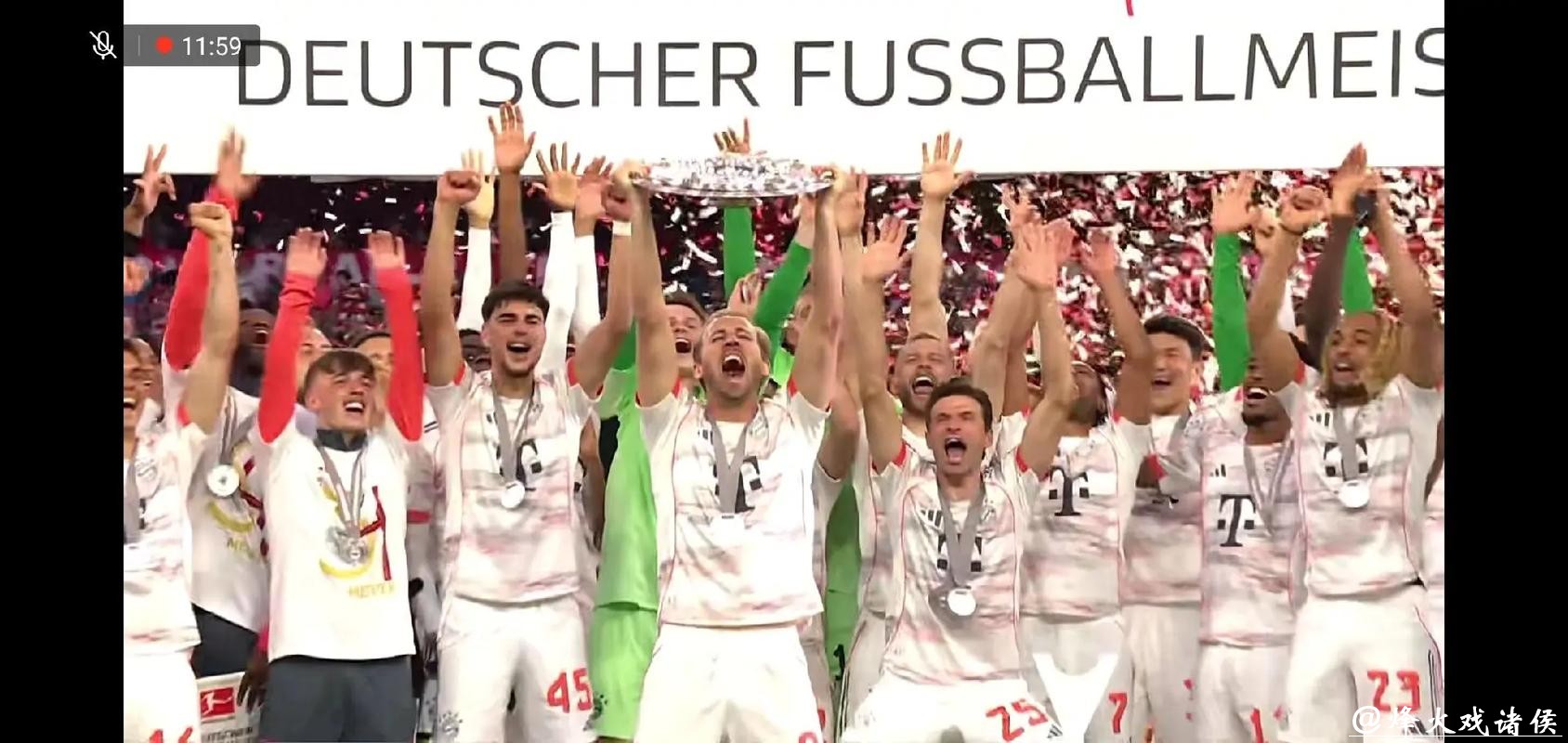 德甲-门兴门将送礼格雷茨卡绝杀 拜仁2-1即将夺冠